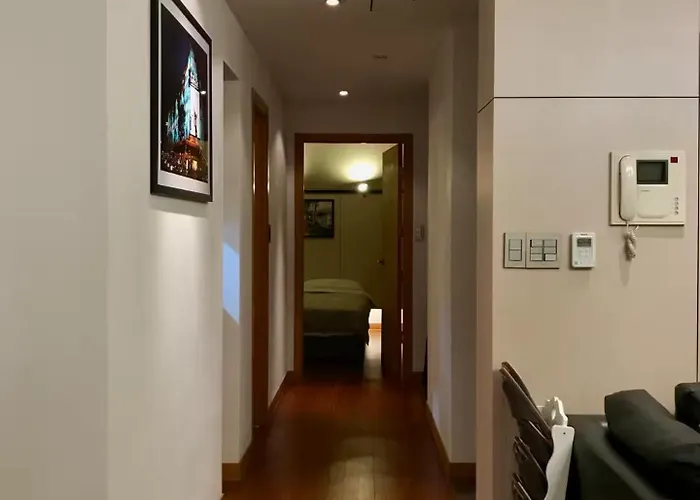 Spacious! 2br 2ba At Hongdae Seul